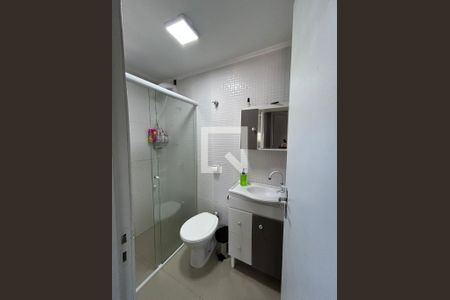 Banheiro de apartamento à venda com 2 quartos, 54m² em Cavalhada, Porto Alegre