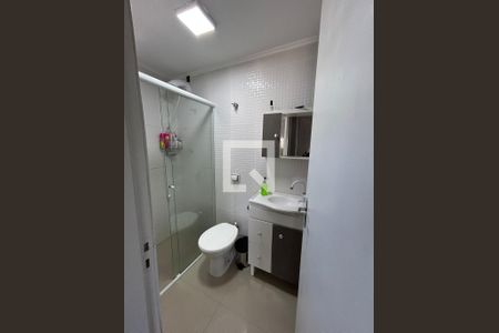 Banheiro de apartamento à venda com 2 quartos, 54m² em Cavalhada, Porto Alegre
