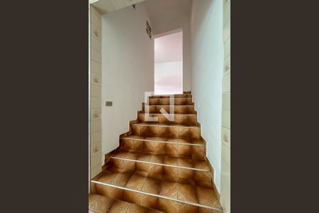 Escada de casa para alugar com 2 quartos, 62m² em Vila Penteado, São Paulo