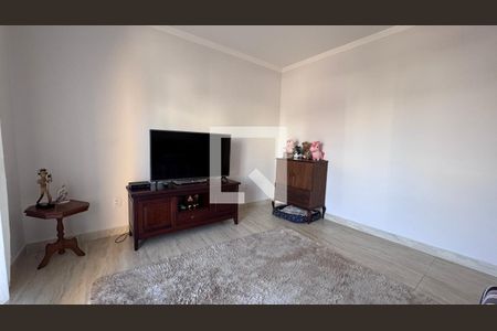 Sala de TV de casa de condomínio à venda com 4 quartos, 311m² em Swiss Park, Campinas