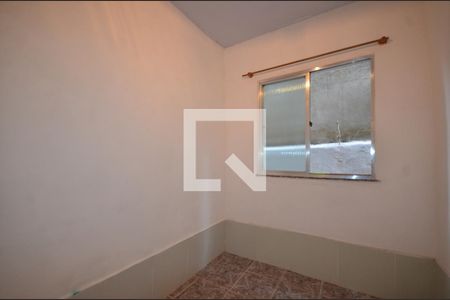 Quarto 1 de casa para alugar com 2 quartos, 56m² em Marechal Hermes, Rio de Janeiro