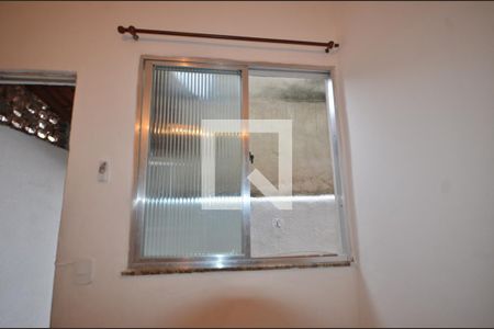 Sala de casa para alugar com 2 quartos, 56m² em Marechal Hermes, Rio de Janeiro