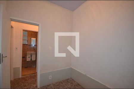 Quarto 1 de casa para alugar com 2 quartos, 56m² em Marechal Hermes, Rio de Janeiro