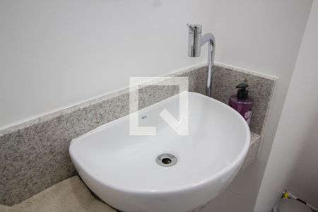 Lavabo de apartamento para alugar com 2 quartos, 85m² em City América, São Paulo