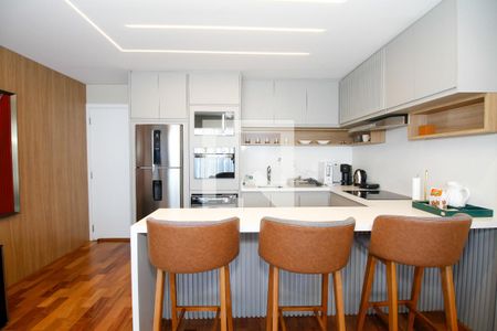 Sala e Cozinha de apartamento à venda com 2 quartos, 85m² em Pinheiros, São Paulo