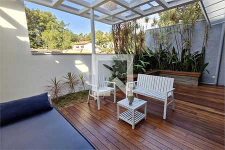 Casa à venda com 3 quartos, 315m² em Jardim Prudência, São Paulo