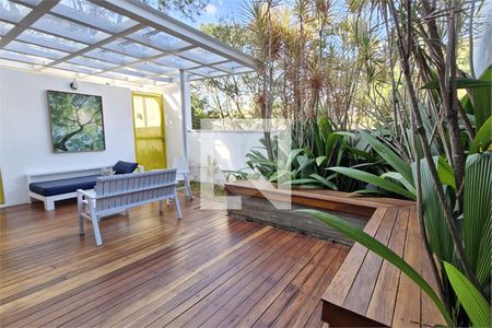 Casa à venda com 3 quartos, 315m² em Jardim Prudência, São Paulo