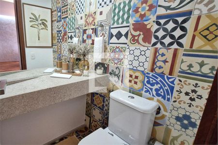 Casa à venda com 3 quartos, 315m² em Jardim Prudência, São Paulo