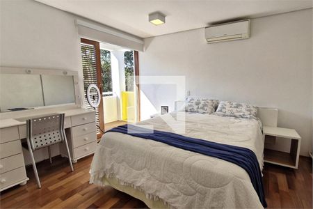 Casa à venda com 3 quartos, 315m² em Jardim Prudência, São Paulo