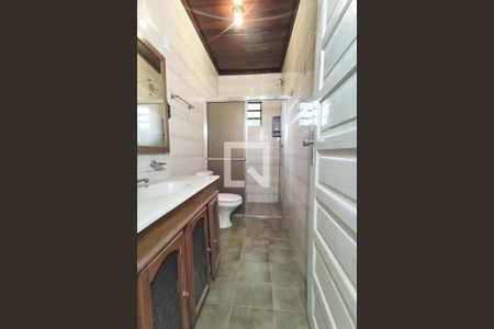 Banheiro Social de casa à venda com 3 quartos, 80m² em Feitoria, São Leopoldo