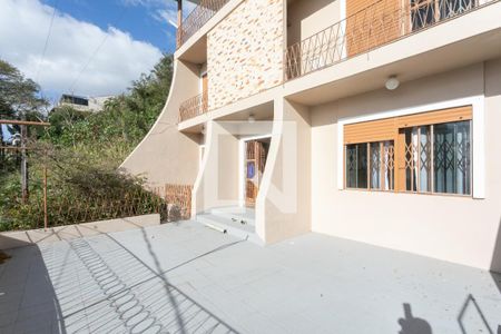 Sacada da sala de casa à venda com 4 quartos, 500m² em Morro Santana, Porto Alegre