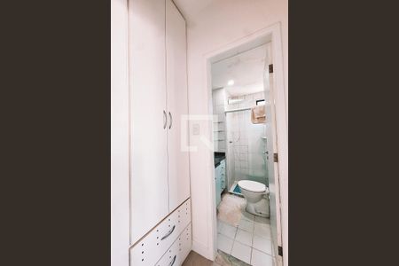 Banheiro de apartamento para alugar com 1 quarto, 45m² em Rio Vermelho, Salvador