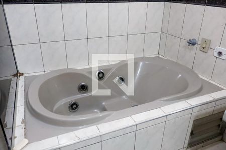 Banheiro da Suíte 2 de casa à venda com 4 quartos, 151m² em São Pedro, Osasco