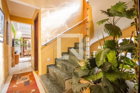 Escada de casa à venda com 4 quartos, 500m² em Piratininga, Osasco