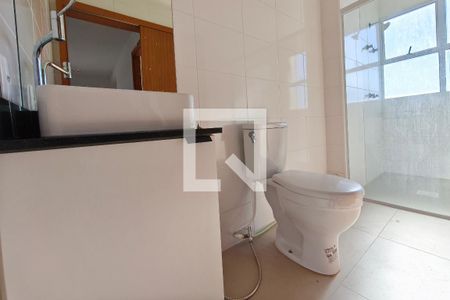 Banheiro de apartamento à venda com 1 quarto, 46m² em Parque da Figueira, Campinas