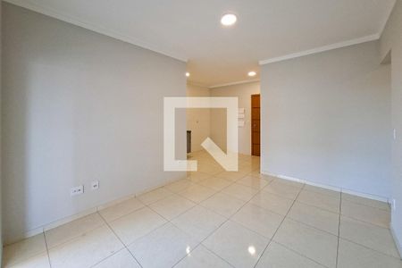 Sala de apartamento para alugar com 2 quartos, 77m² em Guilhermina, Praia Grande