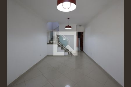 Sala de casa à venda com 3 quartos, 135m² em Jardim Monte Kemel, São Paulo