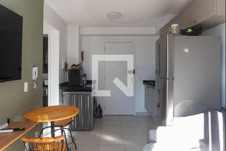 Sala de apartamento para alugar com 2 quartos, 35m² em Parque Industrial Tomas Edson, São Paulo