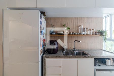 Cozinha de apartamento para alugar com 1 quarto, 70m² em Pinheiros, São Paulo