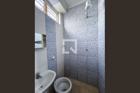 Banheiro de kitnet/studio para alugar com 1 quarto, 30m² em Vila Barao, Sorocaba