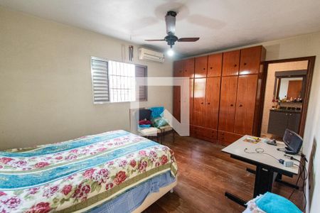 Suíte 1 de casa à venda com 4 quartos, 250m² em Ipiranga, São Paulo