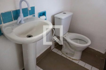 Banheiro de casa para alugar com 1 quarto, 65m² em Vila Osasco, Osasco