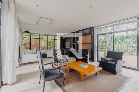 Sala de TV de casa à venda com 5 quartos, 700m² em Boaçava, São Paulo