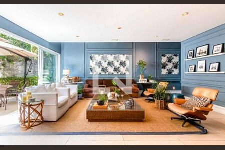 Casa à venda com 3 quartos, 359m² em Pacaembu, São Paulo