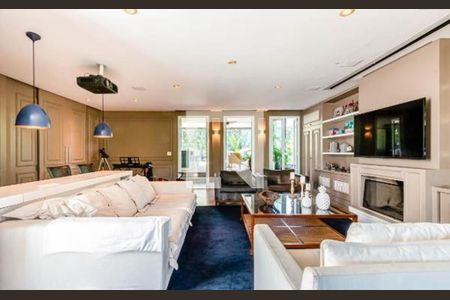 Casa à venda com 3 quartos, 359m² em Pacaembu, São Paulo