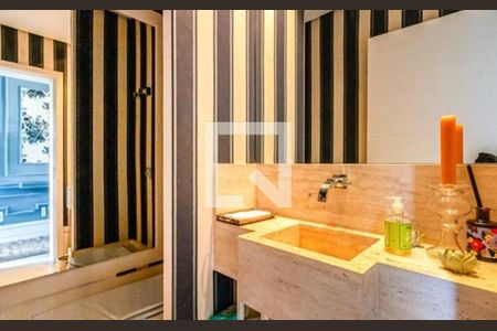 Casa à venda com 3 quartos, 359m² em Pacaembu, São Paulo