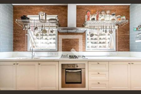 Casa à venda com 3 quartos, 359m² em Pacaembu, São Paulo