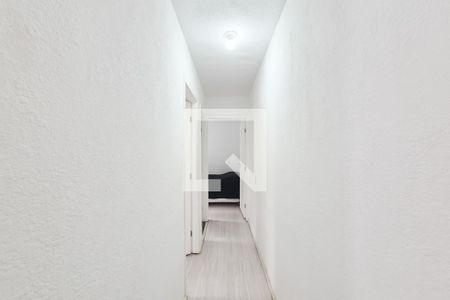 Corredor de apartamento para alugar com 2 quartos, 42m² em Parque Bristol, São Paulo