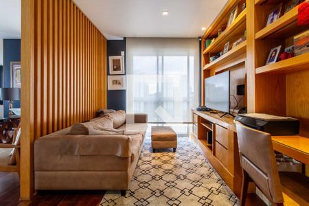 Sala de TV de apartamento à venda com 3 quartos, 234m² em Itaim Bibi, São Paulo