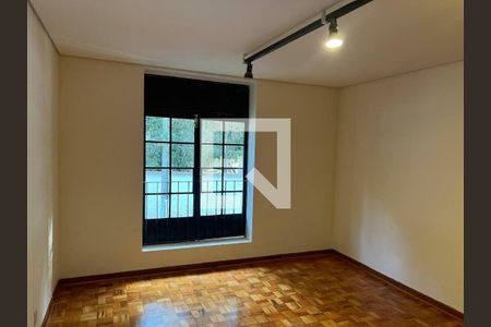 Casa à venda com 3 quartos, 160m² em Vila Elvira, São Paulo