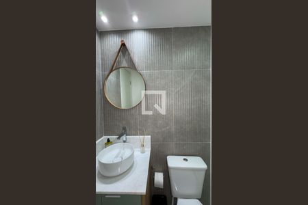 Banheiro de kitnet/studio para alugar com 1 quarto, 26m² em Jardim das Acacias, São Paulo