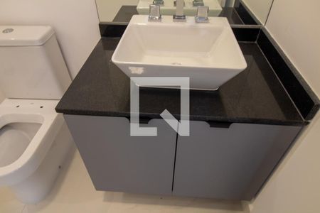 Banheiro da Suíte 1 de apartamento para alugar com 2 quartos, 140m² em Campo Belo, São Paulo