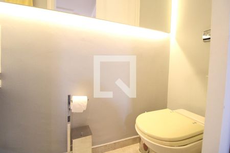 Lavabo de casa à venda com 3 quartos, 186m² em Vila Anhanguera, São Paulo