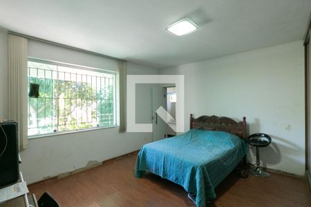 Quarto de casa à venda com 3 quartos, 379m² em Indaiá, Belo Horizonte