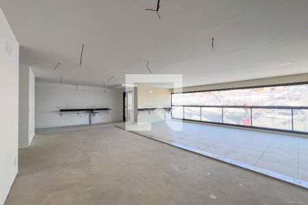 Sala e cozinha de apartamento à venda com 3 quartos, 160m² em Vila Dom Pedro I, São Paulo