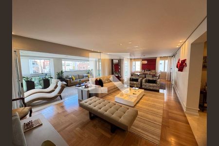 Apartamento à venda com 3 quartos, 233m² em Vila Uberabinha, São Paulo