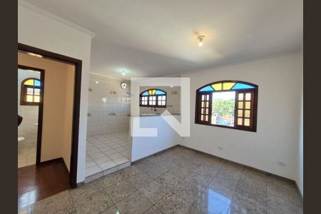 Casa à venda com 3 quartos, 200m² em Jardim Ivana, São Paulo
