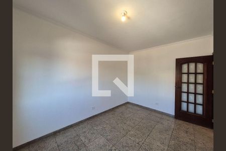 Casa à venda com 3 quartos, 200m² em Jardim Ivana, São Paulo