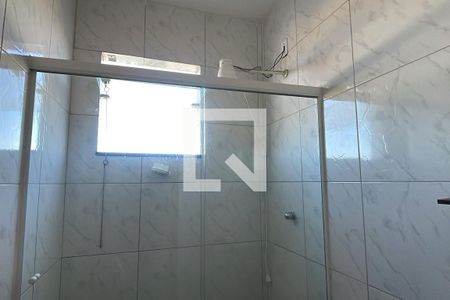 Banheiro de apartamento para alugar com 1 quarto, 90m² em Chacrinha, Duque de Caxias