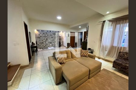 Sala de casa à venda com 4 quartos, 308m² em Santa Teresinha, São Paulo