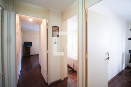 Corredor de apartamento à venda com 3 quartos, 130m² em Itaim Bibi, São Paulo