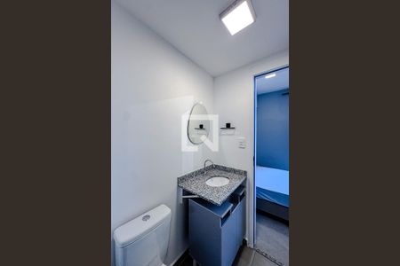 Banheiro de kitnet/studio para alugar com 1 quarto, 25m² em Belenzinho, São Paulo