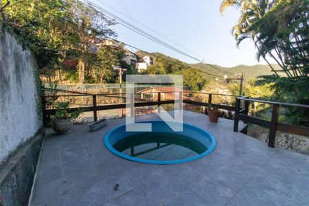 Área externa de casa de condomínio à venda com 4 quartos, 685m² em Itaipu, Niterói