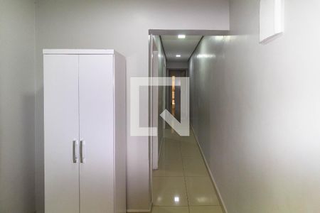 Corredor de casa para alugar com 3 quartos, 130m² em Jardim Paraguacu, São Paulo