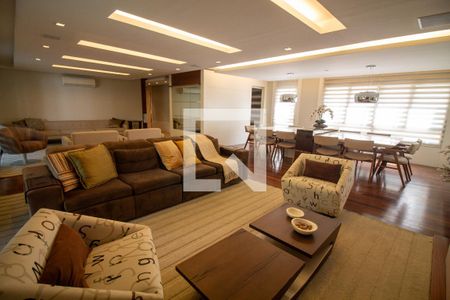 Sala de TV de apartamento à venda com 3 quartos, 337m² em Santo Amaro, São Paulo