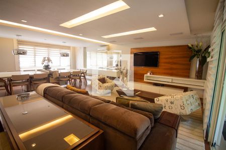 Sala de TV de apartamento à venda com 3 quartos, 337m² em Santo Amaro, São Paulo